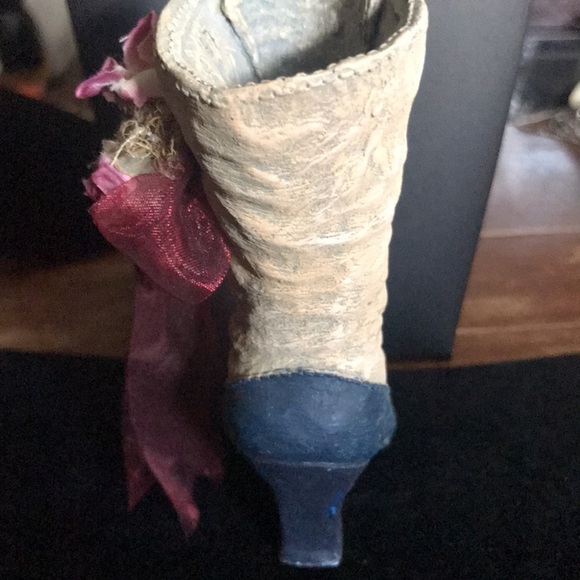 Mini old fashioned high heel shoe/ boot - Picture 3 of 5